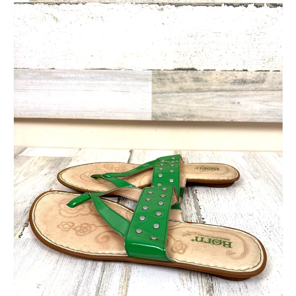 Born Krysten Womens 9 Green Patent Leather Studded Thong Sandals Boho Resort